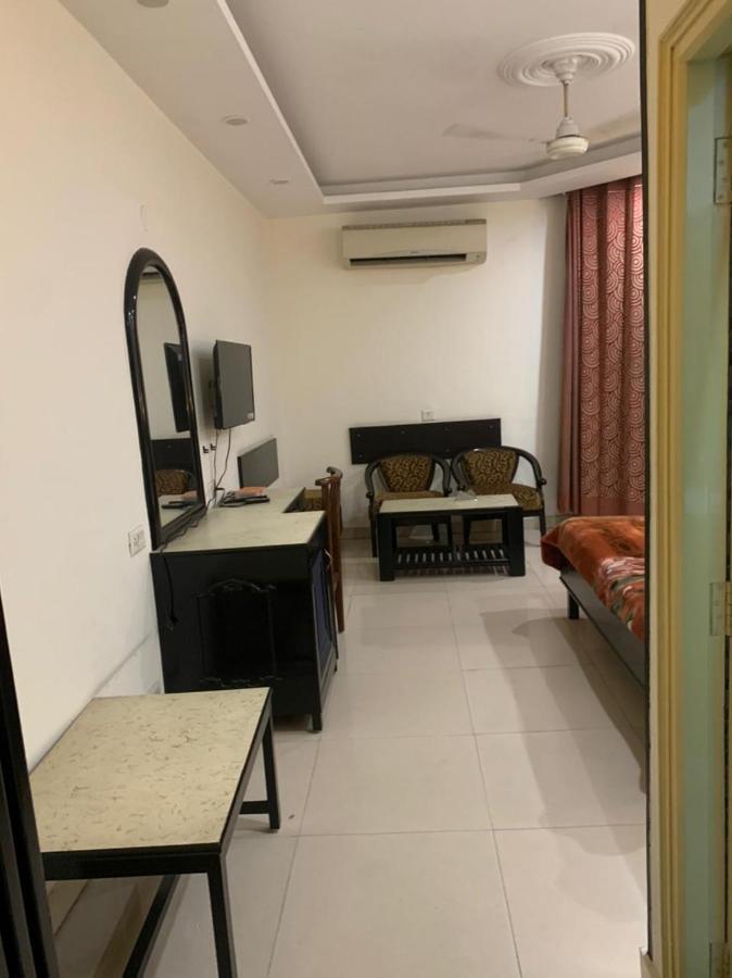Hotel Raman'S Jagādhri Exteriér fotografie
