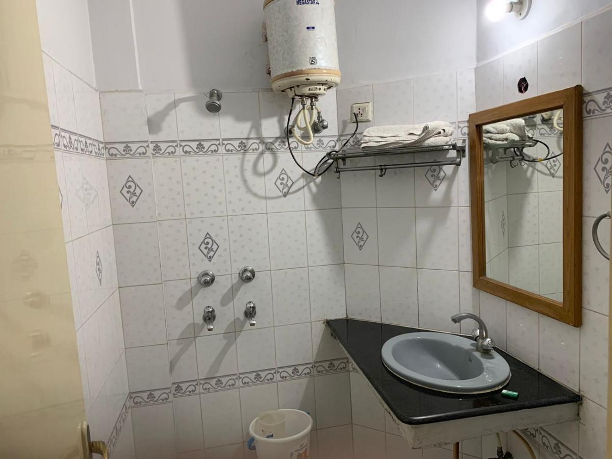 Hotel Raman'S Jagādhri Exteriér fotografie