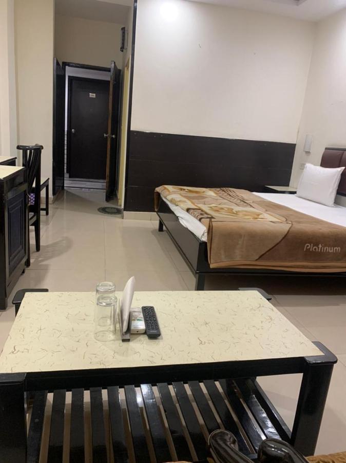 Hotel Raman'S Jagādhri Exteriér fotografie
