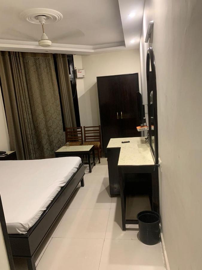 Hotel Raman'S Jagādhri Exteriér fotografie